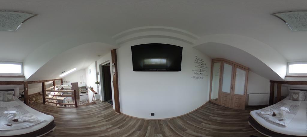 Ferienwohnung Luxusni Apartman Nmnm Mezonet Nove Mesto na Morave Exterior foto